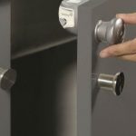Serratura magnetica della porta