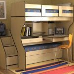 Letto con astuccio per matite dello scolaro