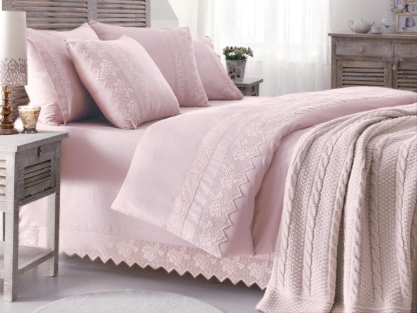 Copriletto rosa