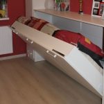 Il letto trasformabile per adulti con tavolo è una versione pieghevole