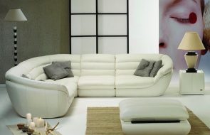 divano angolare bianco
