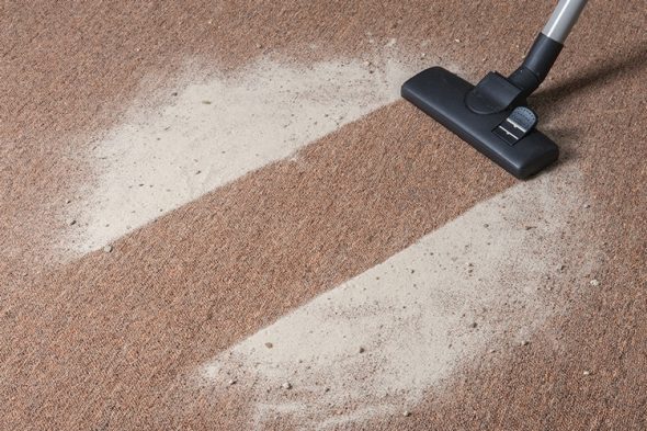 pulire il tappeto con il sale