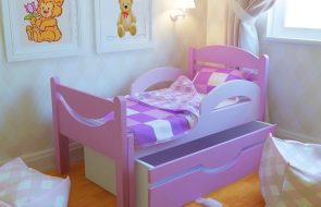 letto per ragazze con sponde