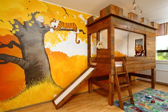 letto a forma di casa sull'albero