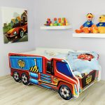 letto auto per ragazzi