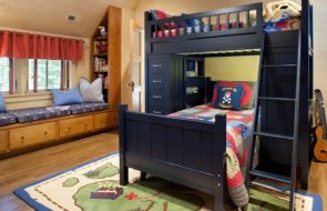 letto a castello nero nella cameretta dei bambini