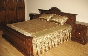 Cuvertură dublă în culoarea aurie