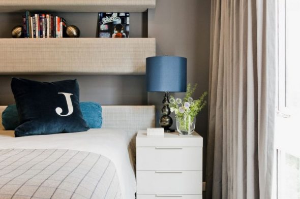 Foto degli scaffali in camera da letto