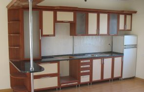 set da cucina in legno