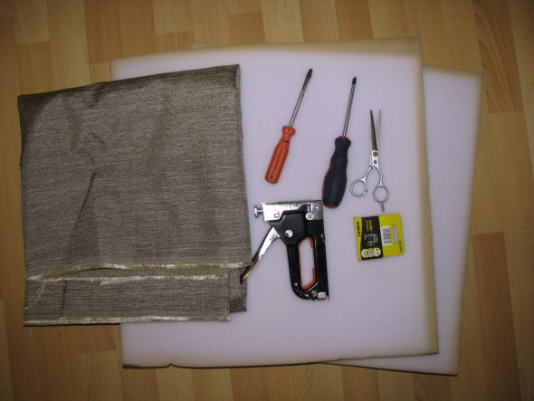 strumenti per il rivestimento di sedie