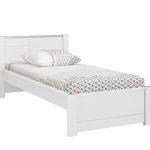 letto bianco in camera da letto