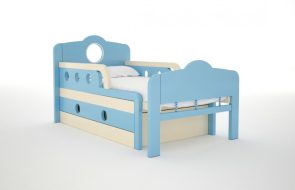 Letto estraibile per bambini nei toni del blu