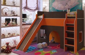 letto a forma di casa con scivolo
