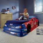 letto per auto per un bambino in un asilo nido