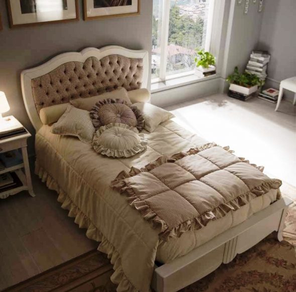 letto in stile classico