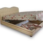sollevatore per letto con materasso a fiori