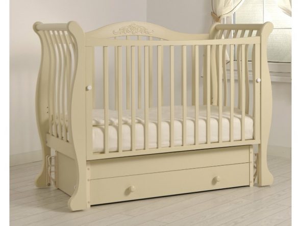 culla a pendolo per bambini beige