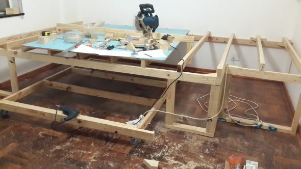 attrezzi per culla in legno
