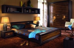 Mensole sospese sopra il letto