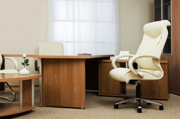 sedia da ufficio beige