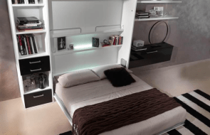 letto sollevabile in armadio bianco