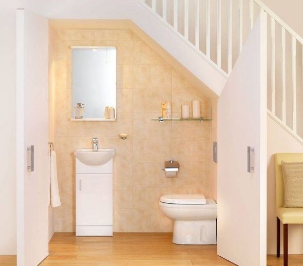 bagno sotto le scale