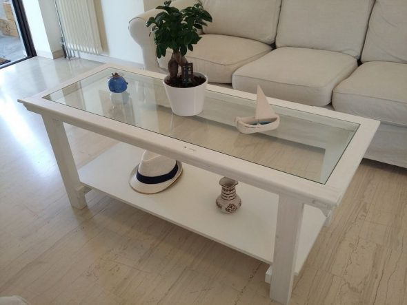 tavolo dalla finestra