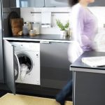 lavatrice in set di acciaio grigio