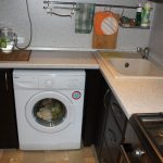 lavatrice in mobili scuri