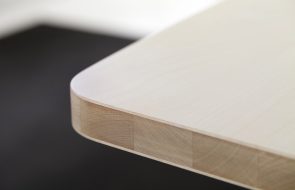 piano del tavolo beige