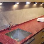 set da tavolo con zoccolo rosso
