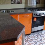 set piano tavolo con zoccolo in marmo grigio