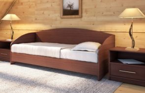pouf in legno