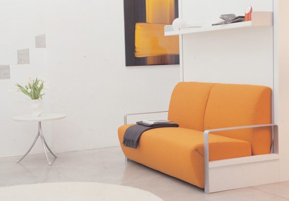 divano letto arancione trasformabile
