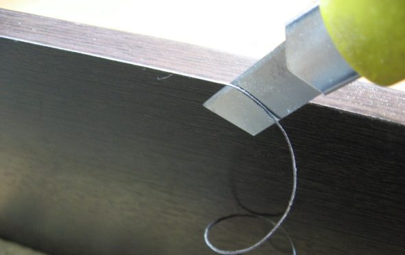 rimuovere il bordo in eccesso con un coltello