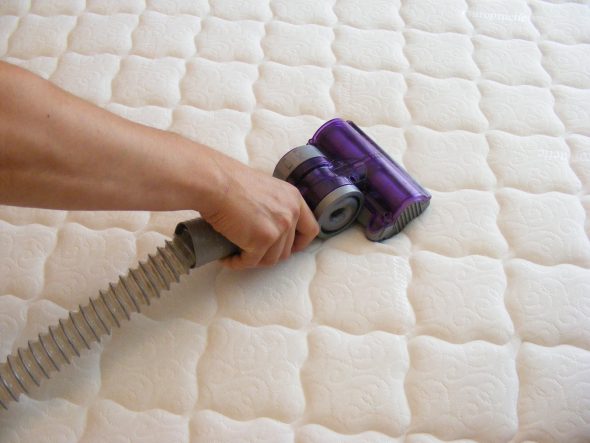 pulire un materasso per bambini