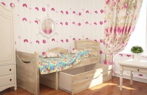 Ampio letto estraibile in legno per bambini