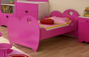 letto rosa con sponde