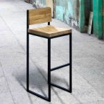 Sgabello da bar fai da te da un tubo