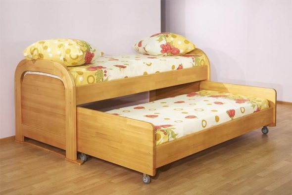 letto a castello con ripiano estraibile