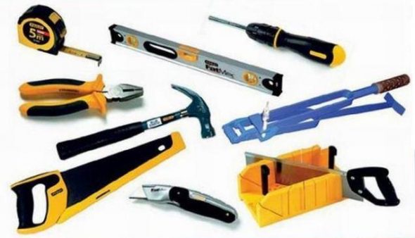 Strumenti per la riparazione del divano