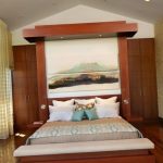 Interno di una camera da letto stretta