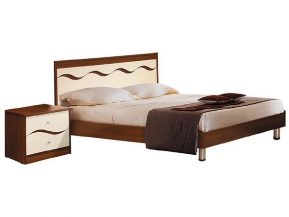 Letto matrimoniale senza base