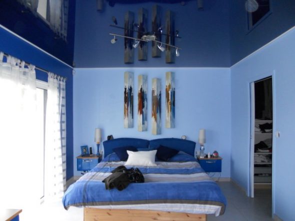 camera da letto nei toni del blu