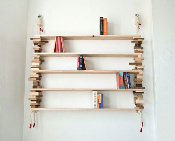 Mensola pensile originale in legno e corda