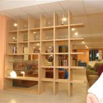 Dividere una stanza con una scaffalatura