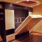 Armadio letto trasformabile a fiori viola