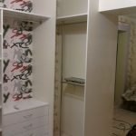 Divisorio per guardaroba all'interno
