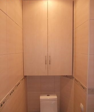 Un mobiletto installato nel water