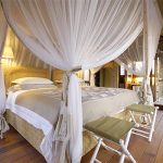 baldacchino sopra il letto in tulle